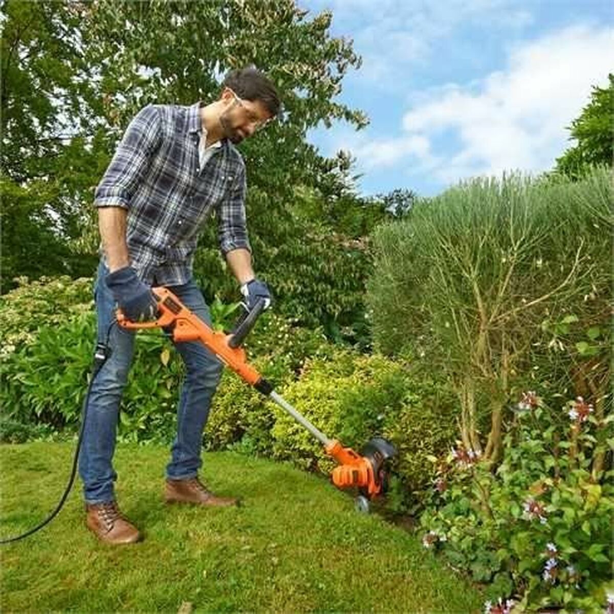 Plæneklipper Black & Decker BESTA530CM 550 W 230 V